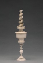 Pokal mit Deckel in Form eines Wendelsteigs