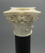 Säule mit Postament