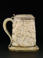 Elfenbeinhumpen mit Darstellung der Tullia, die über die Leiche ihres Vaters fährt